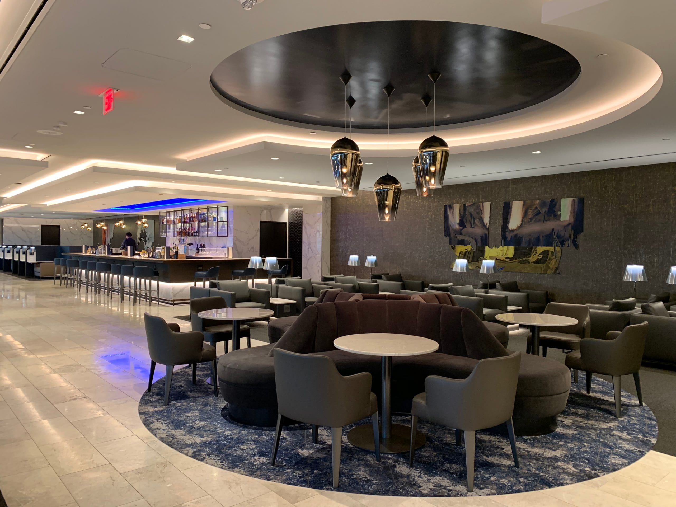 United lounge SF Airport